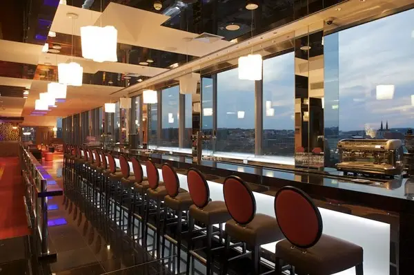 Nerezová zábradlí a schodiště