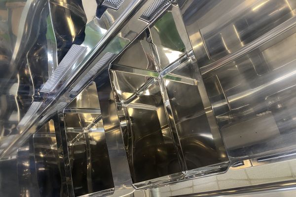 Stainles steel working station - mirror polished surface 03