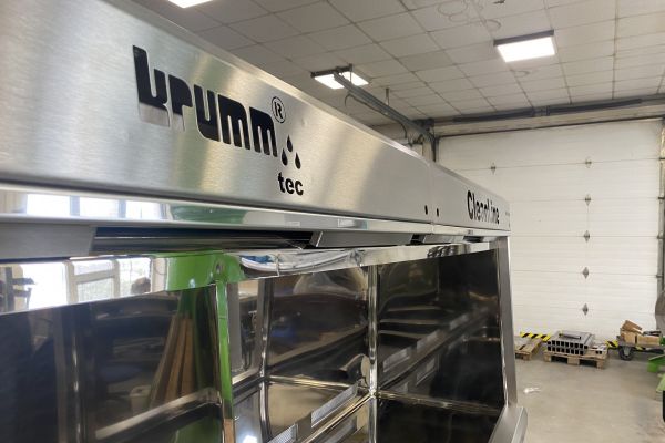 Stainles steel working station - mirror polished surface 05